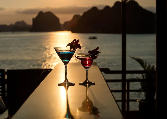 Glory Legend Cruise Hạ Long