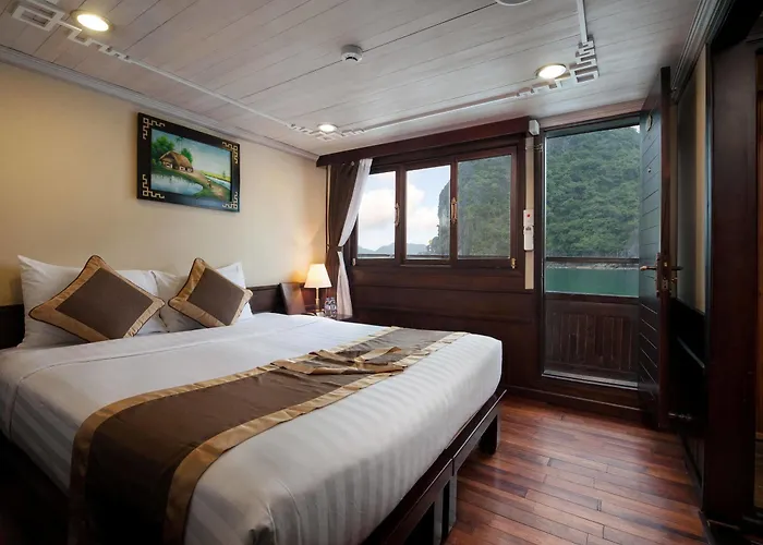 Khách sạn Glory Legend Cruise Hạ Long